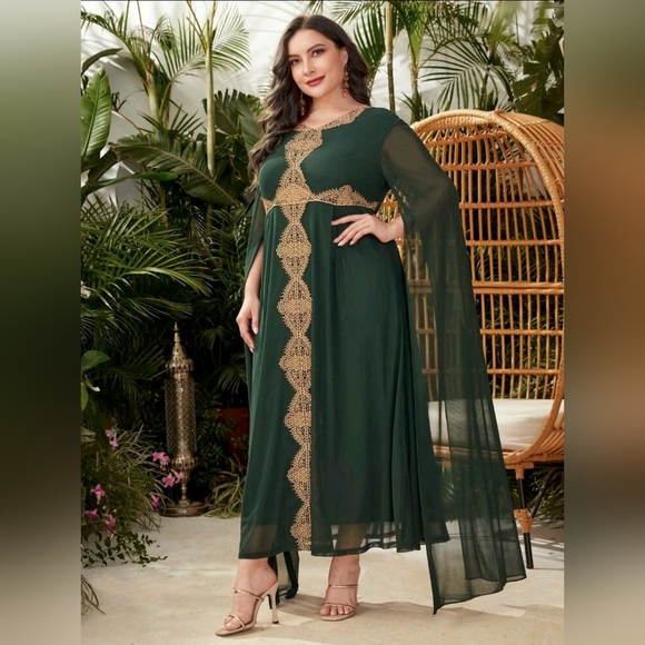 Najma Guipure LaceSplit Sleeve Mesh Overlay Dress - Picture 3 of 4